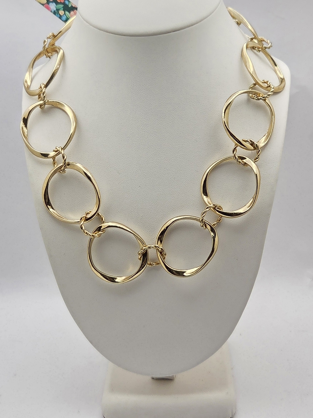 Gold Tone Interlocking Circle Link Statement Necklace